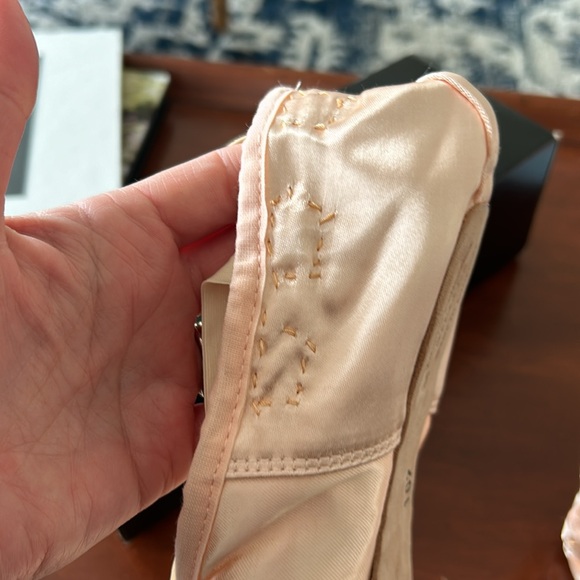 New in Box!  Suffolk Stellar Ballet Pointe Shoes, Size 6XXX - Picture 6 of 7